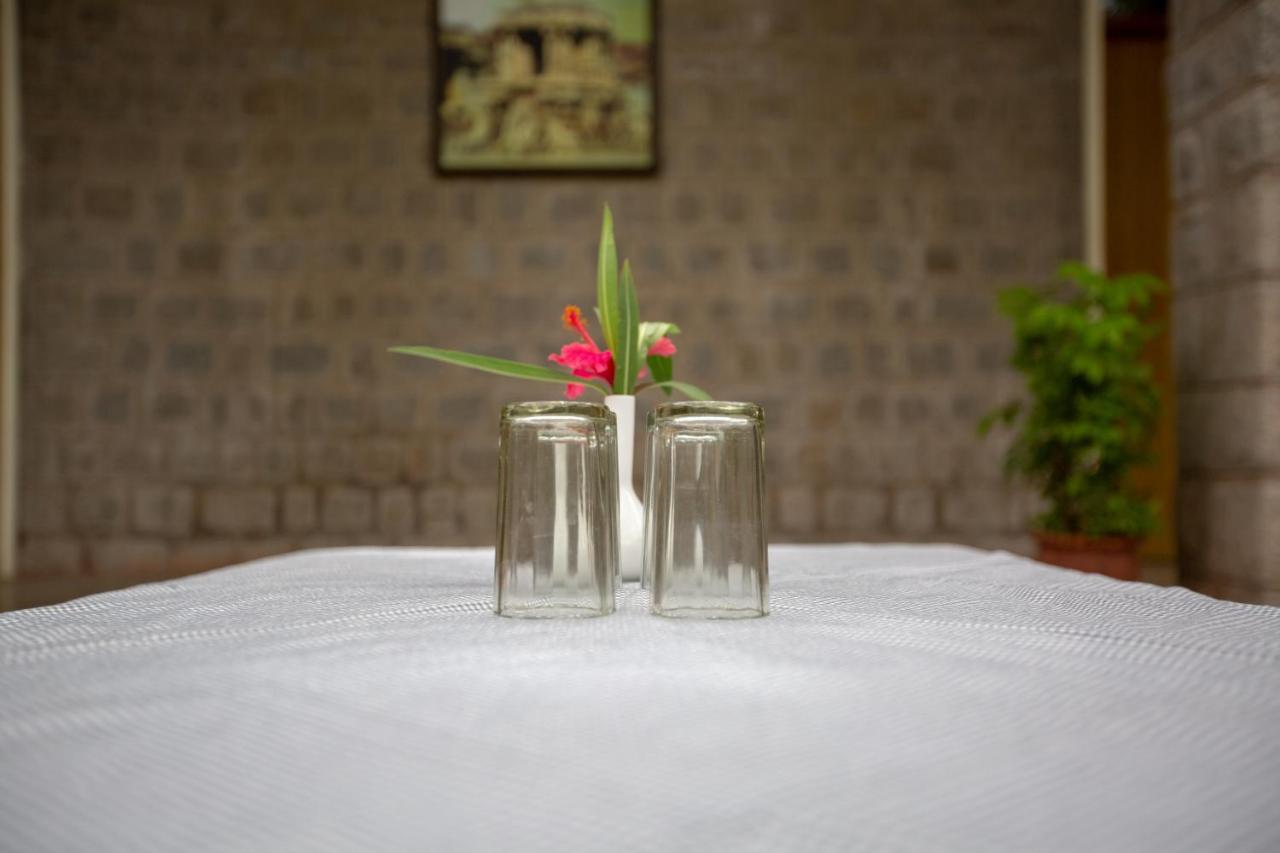 Kstdc Hotel Mayura Bhuvaneshwari Kamalapur ハンピ エクステリア 写真
