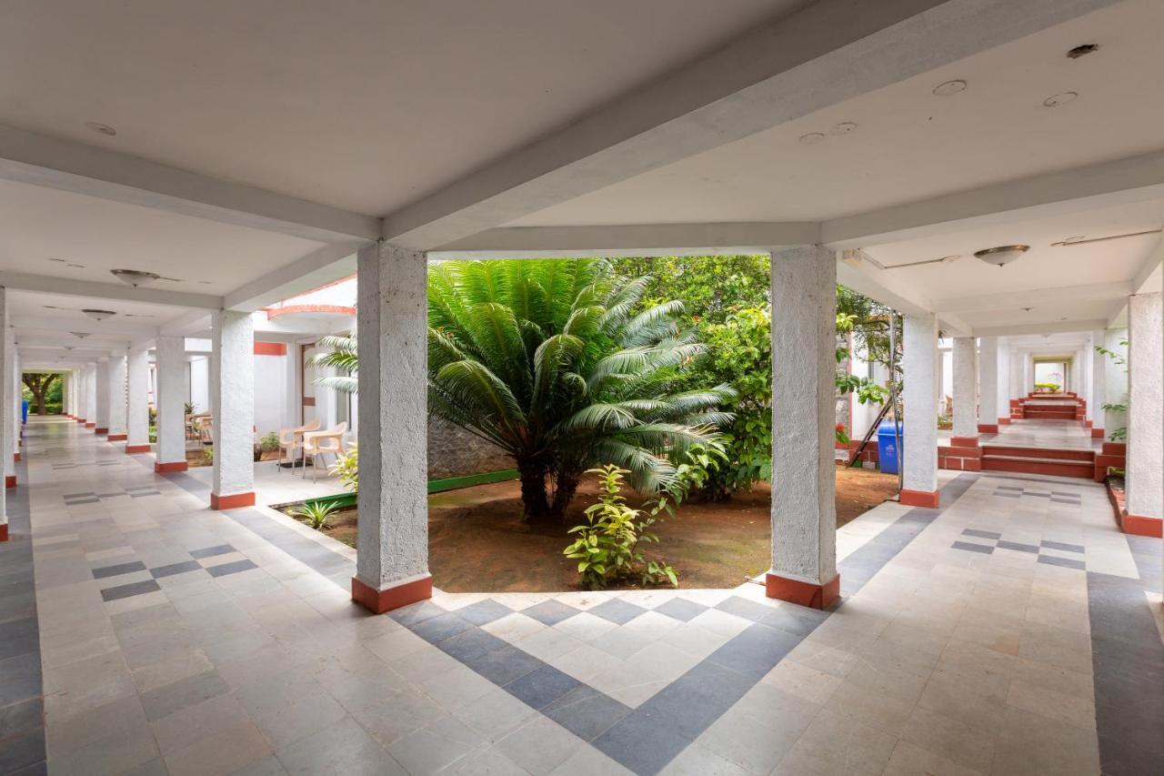 Kstdc Hotel Mayura Bhuvaneshwari Kamalapur ハンピ エクステリア 写真