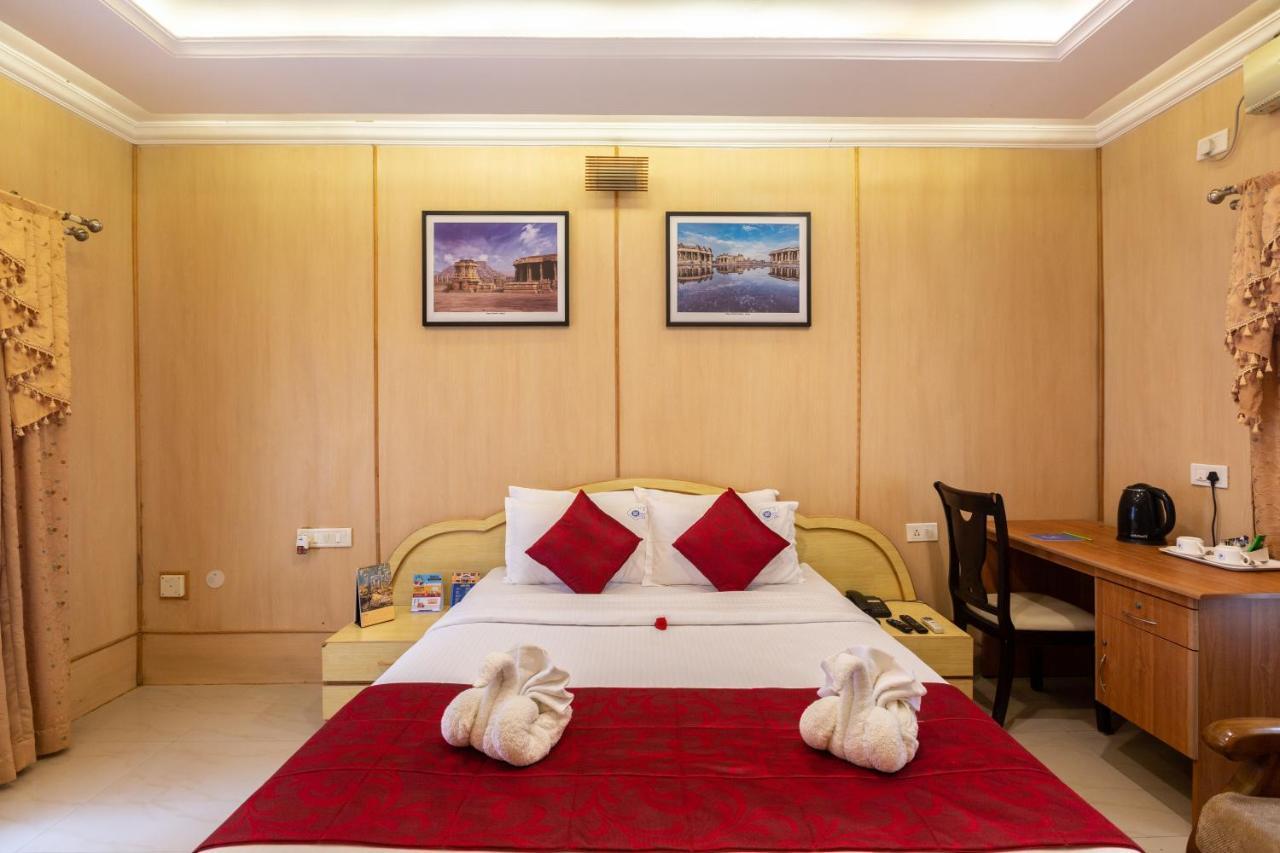 Kstdc Hotel Mayura Bhuvaneshwari Kamalapur ハンピ エクステリア 写真