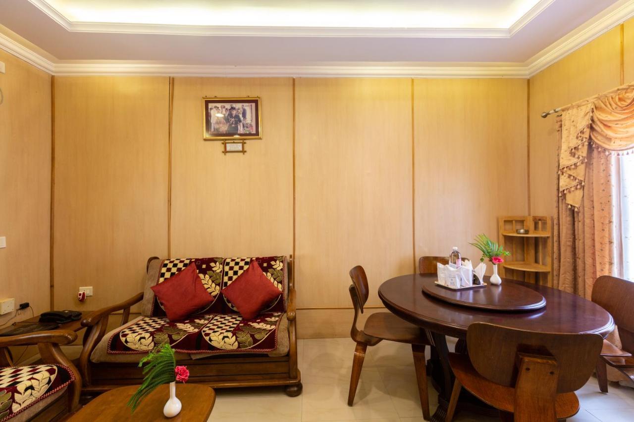 Kstdc Hotel Mayura Bhuvaneshwari Kamalapur ハンピ エクステリア 写真