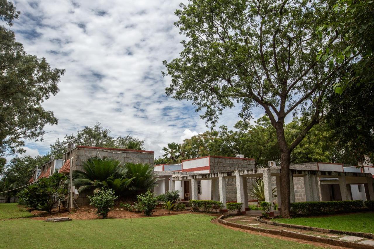Kstdc Hotel Mayura Bhuvaneshwari Kamalapur ハンピ エクステリア 写真