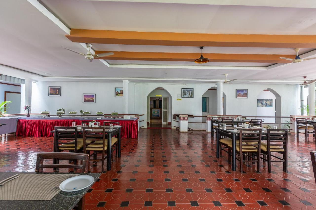 Kstdc Hotel Mayura Bhuvaneshwari Kamalapur ハンピ エクステリア 写真
