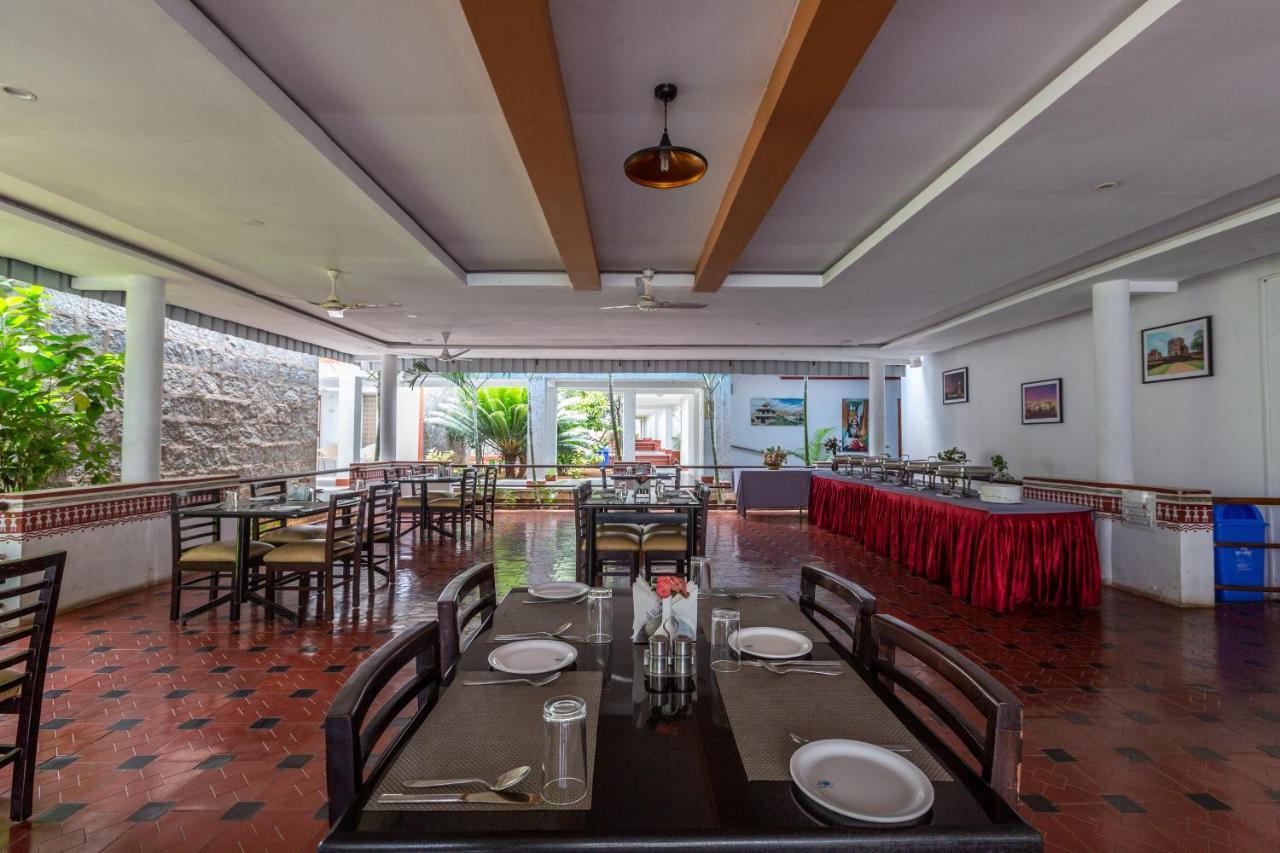 Kstdc Hotel Mayura Bhuvaneshwari Kamalapur ハンピ エクステリア 写真