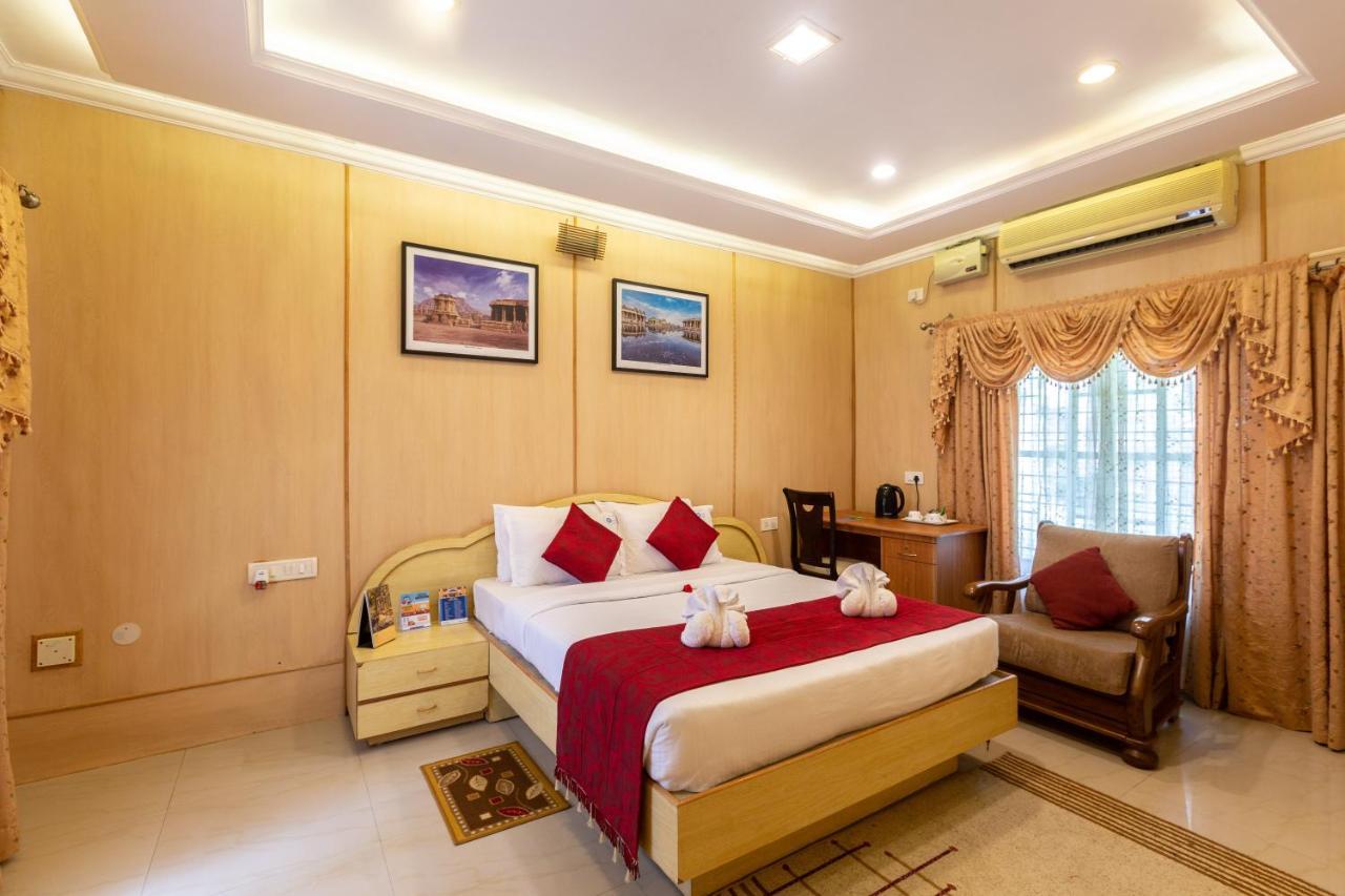 Kstdc Hotel Mayura Bhuvaneshwari Kamalapur ハンピ エクステリア 写真