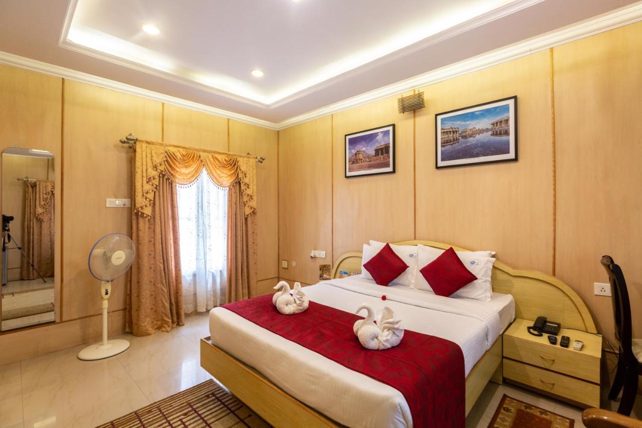 Kstdc Hotel Mayura Bhuvaneshwari Kamalapur ハンピ エクステリア 写真