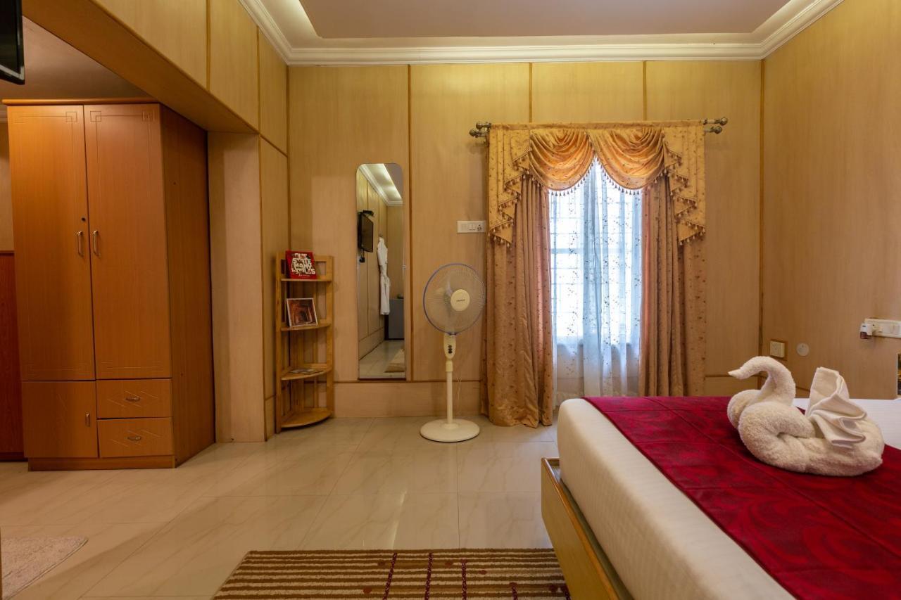 Kstdc Hotel Mayura Bhuvaneshwari Kamalapur ハンピ エクステリア 写真