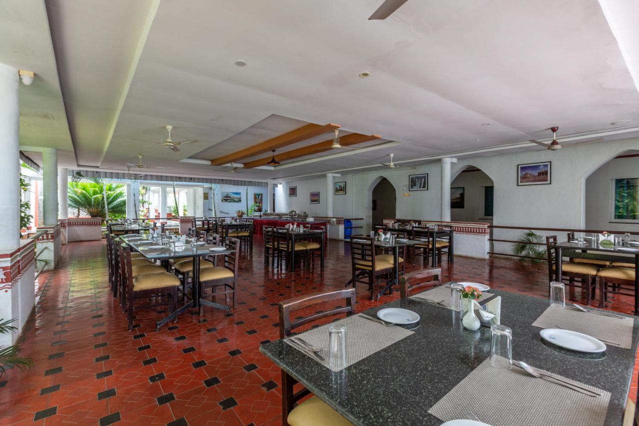 Kstdc Hotel Mayura Bhuvaneshwari Kamalapur ハンピ エクステリア 写真
