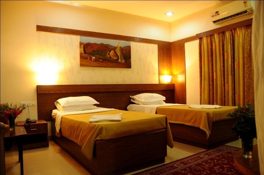 Kstdc Hotel Mayura Bhuvaneshwari Kamalapur ハンピ エクステリア 写真