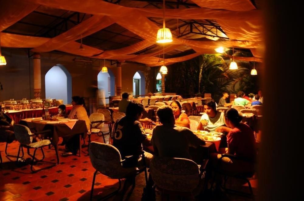 Kstdc Hotel Mayura Bhuvaneshwari Kamalapur ハンピ エクステリア 写真
