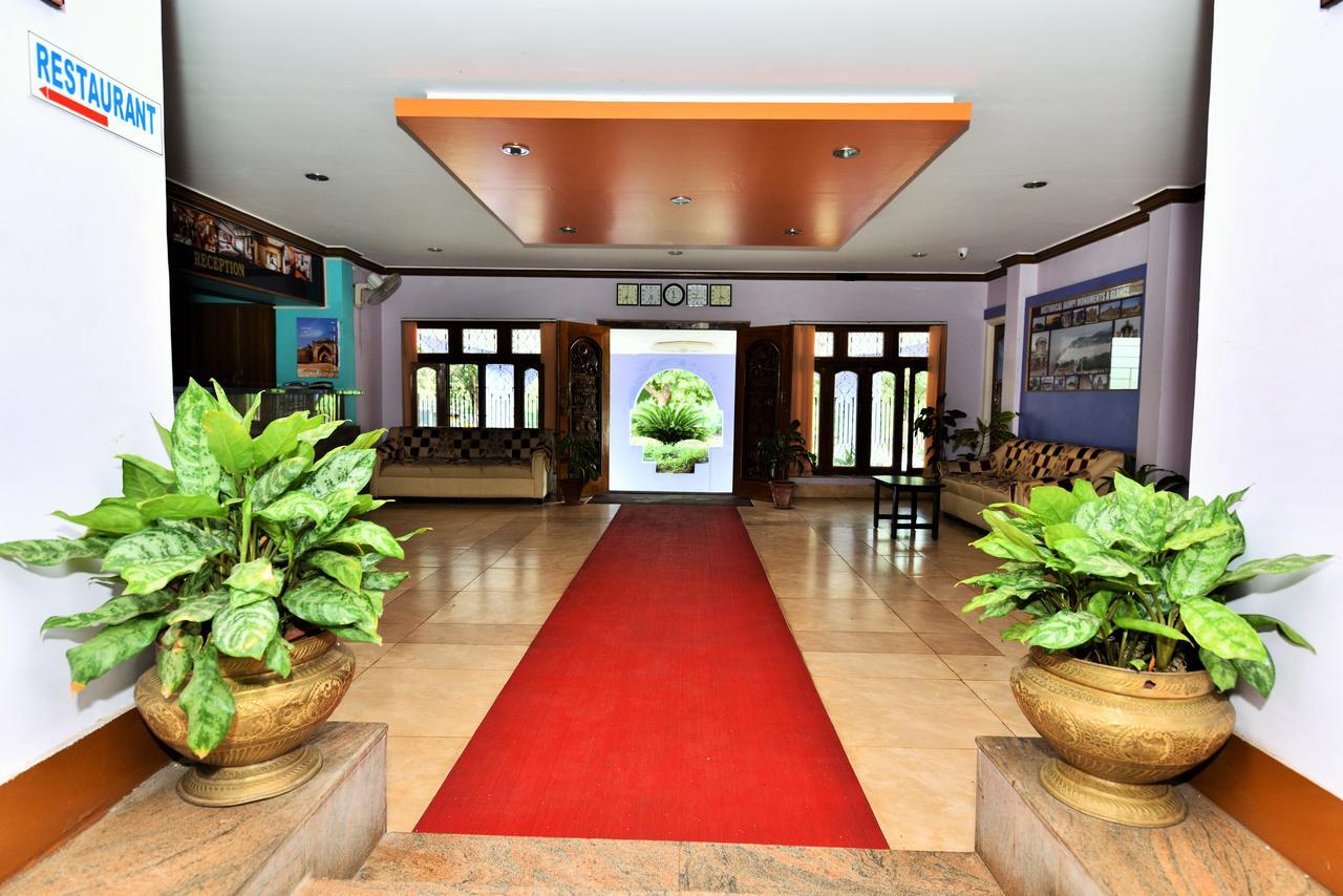 Kstdc Hotel Mayura Bhuvaneshwari Kamalapur ハンピ エクステリア 写真