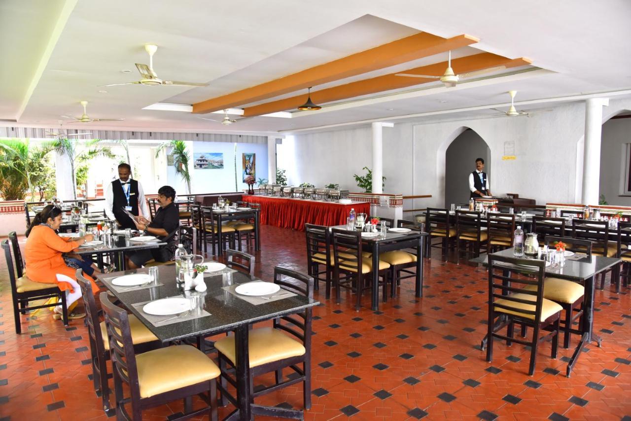 Kstdc Hotel Mayura Bhuvaneshwari Kamalapur ハンピ エクステリア 写真