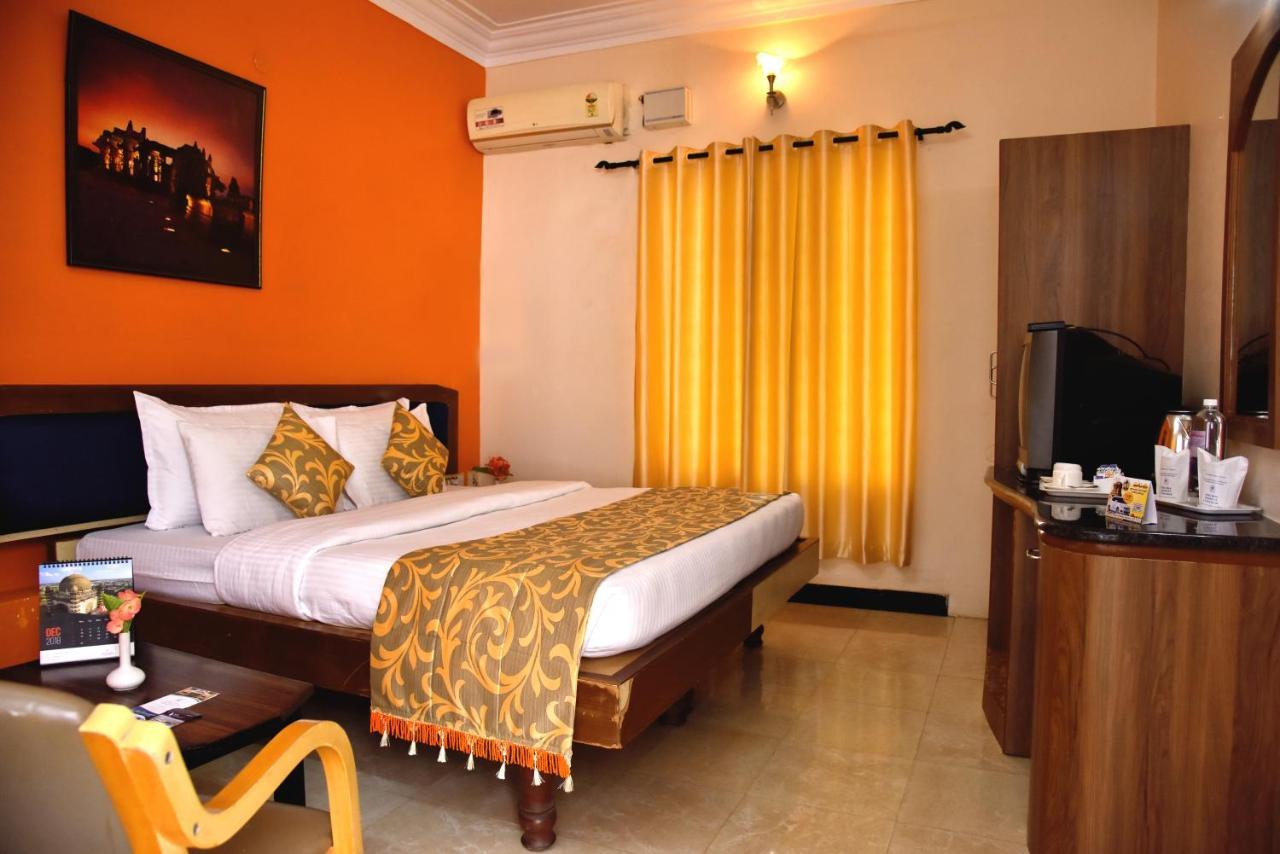 Kstdc Hotel Mayura Bhuvaneshwari Kamalapur ハンピ エクステリア 写真